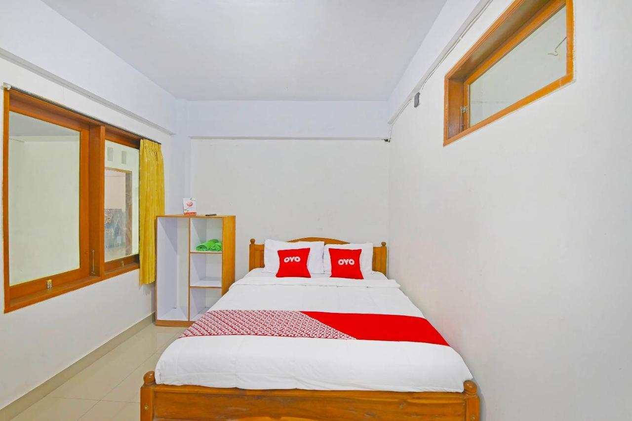 Oyo 90967 Soka Asri Guest House Darmasaba Buitenkant foto