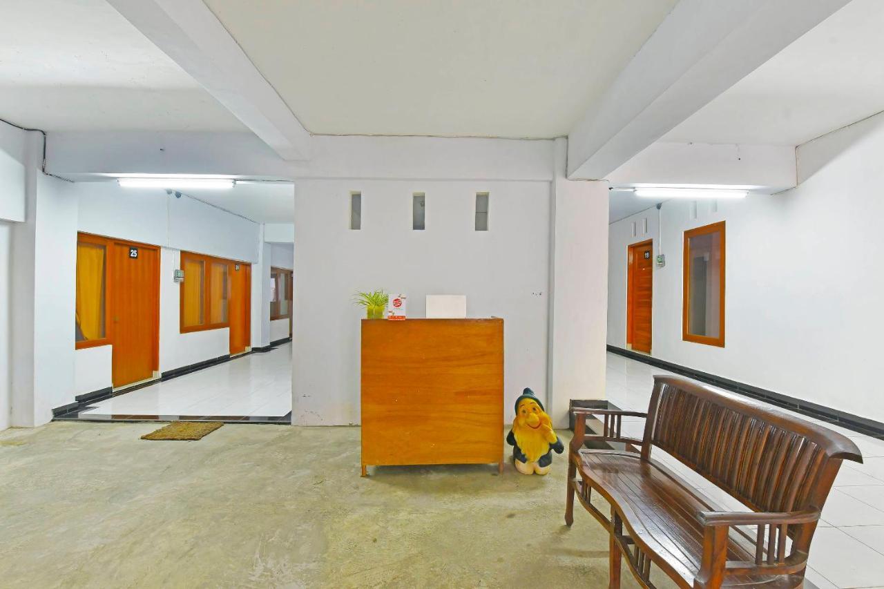 Oyo 90967 Soka Asri Guest House Darmasaba Buitenkant foto