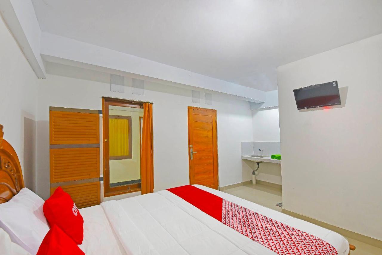 Oyo 90967 Soka Asri Guest House Darmasaba Buitenkant foto
